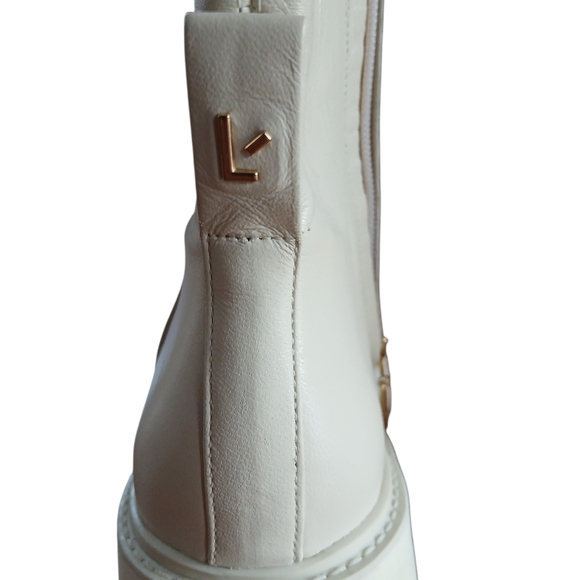 NEW! Larroude Size 8.5 Cream Leather Side Zipper Entry Boots - Picture 8 of 10